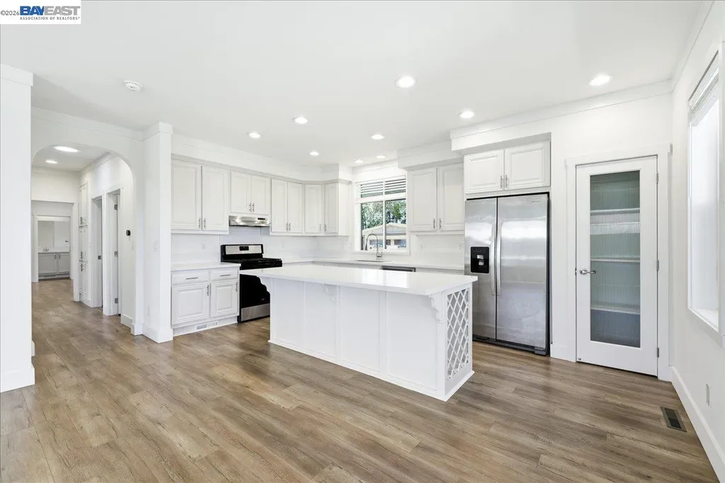 27915 Pueblo Springs Hayward CA 94545