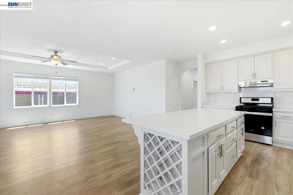 27915 Pueblo Springs Hayward CA 94545