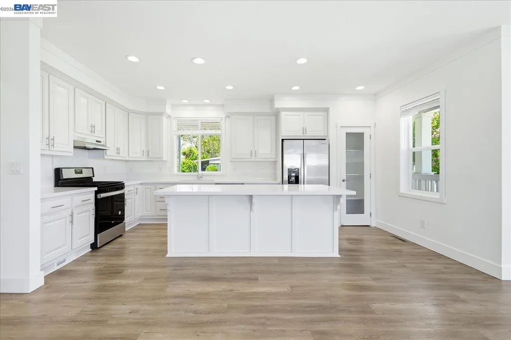 27915 Pueblo Springs Hayward CA 94545