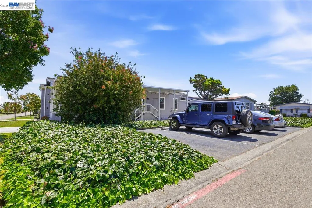 27915 Pueblo Springs Hayward CA 94545