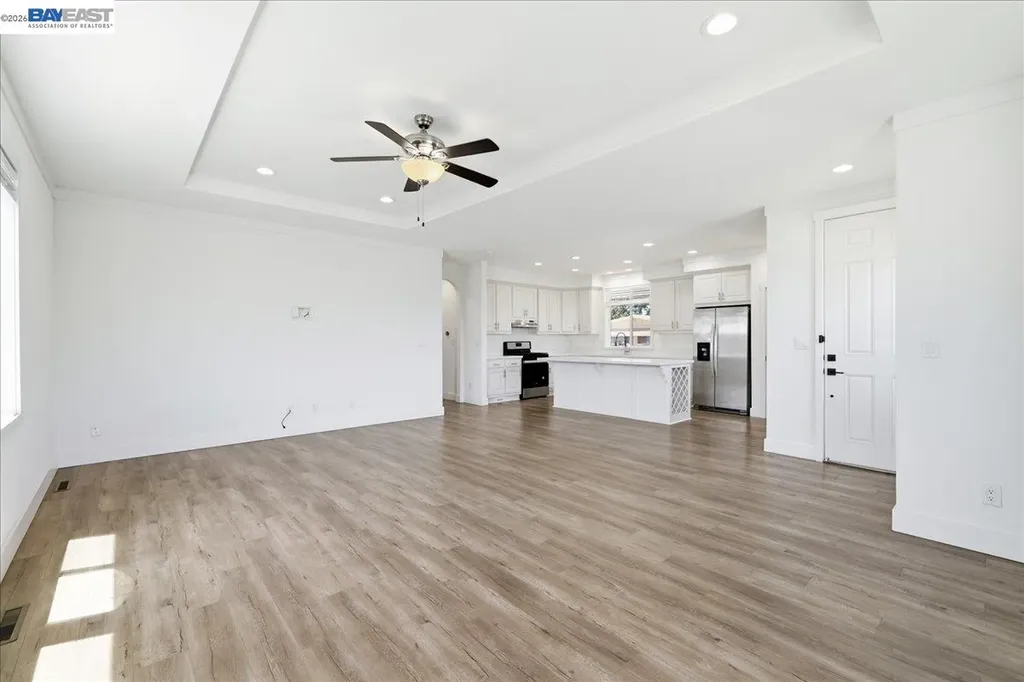 27915 Pueblo Springs Hayward CA 94545