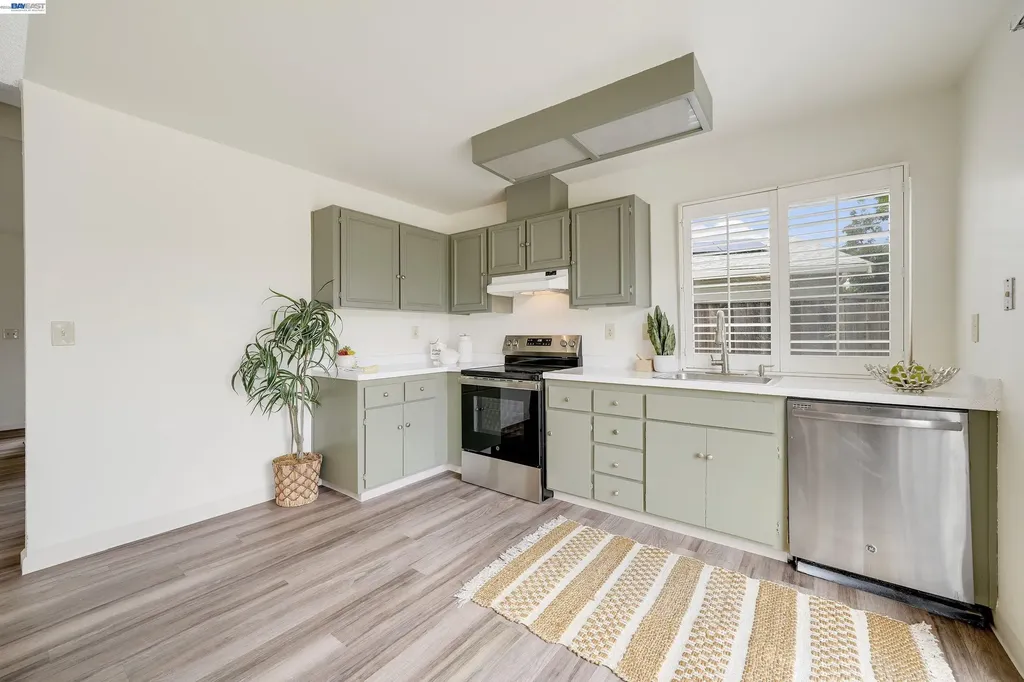 32466 Lake Berryessa Drive Fremont CA 94555