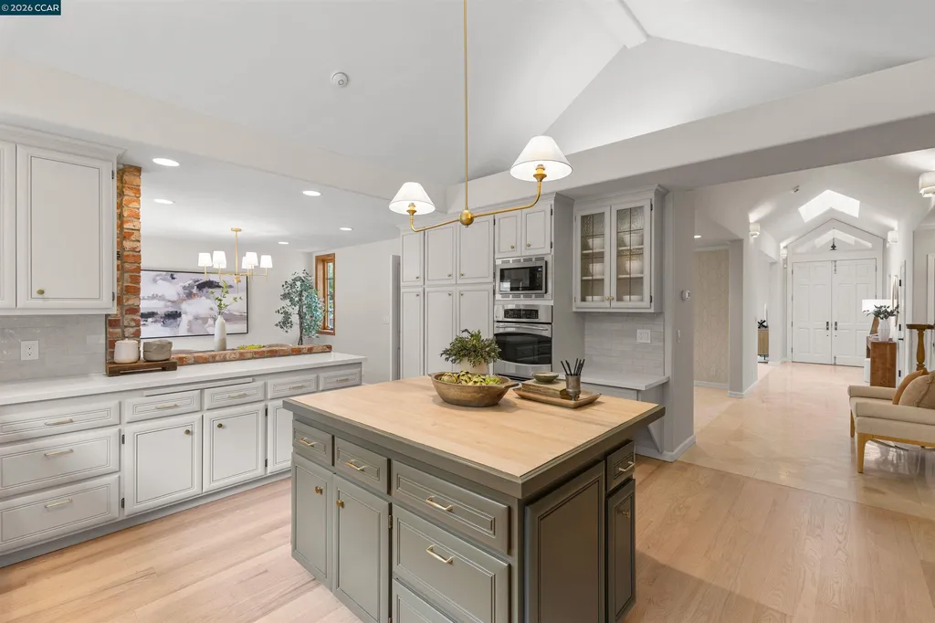 21 Oval Road Oakland CA 94611