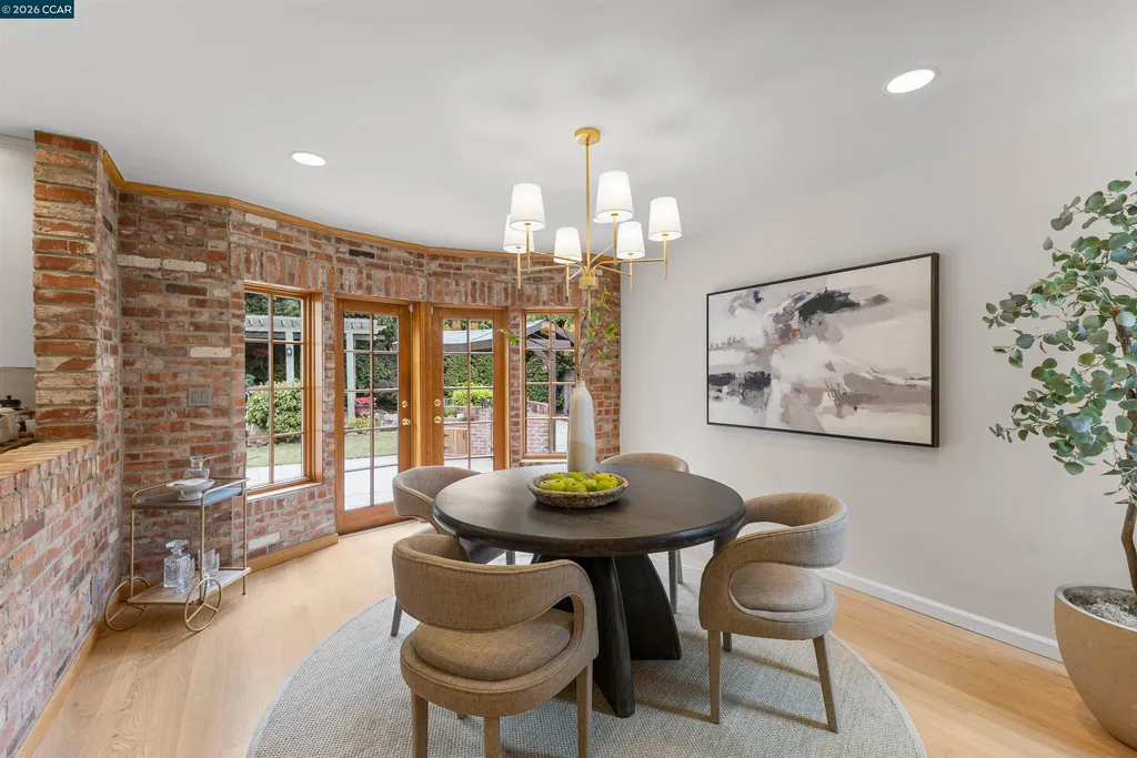 21 Oval Road Oakland CA 94611