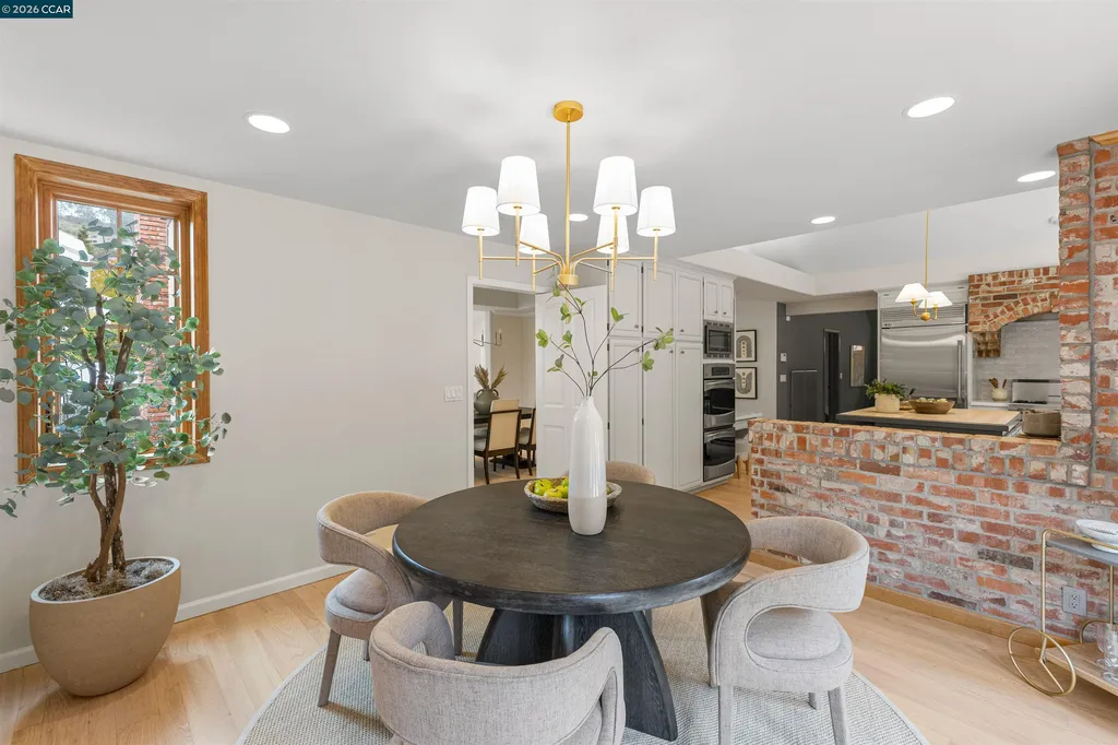 21 Oval Road Oakland CA 94611