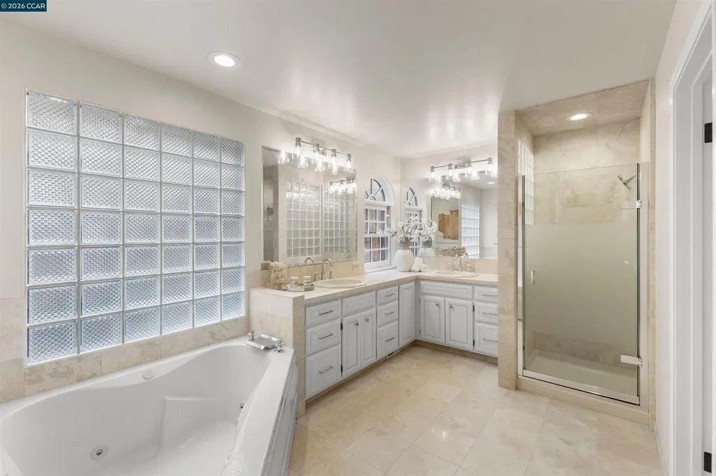 21 Oval Road Oakland CA 94611