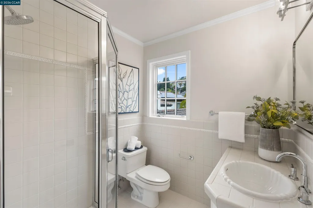 21 Oval Road Oakland CA 94611
