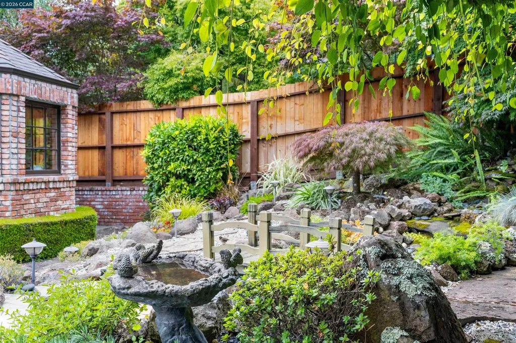 21 Oval Road Oakland CA 94611