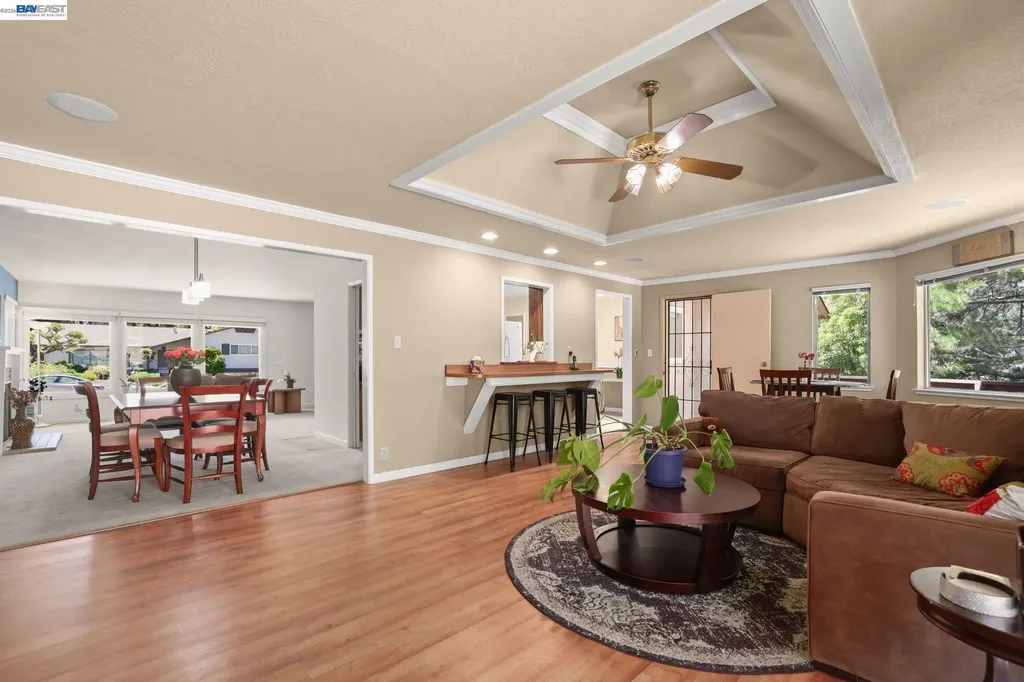 4815 Shetland Avenue Oakland CA 94605