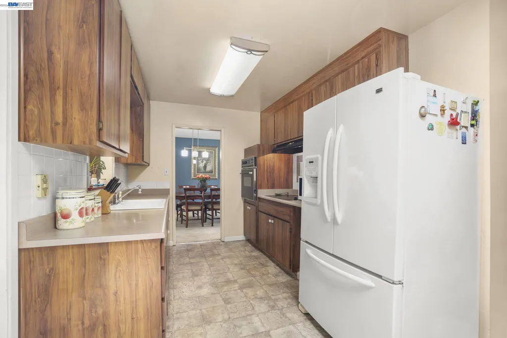 4815 Shetland Avenue Oakland CA 94605