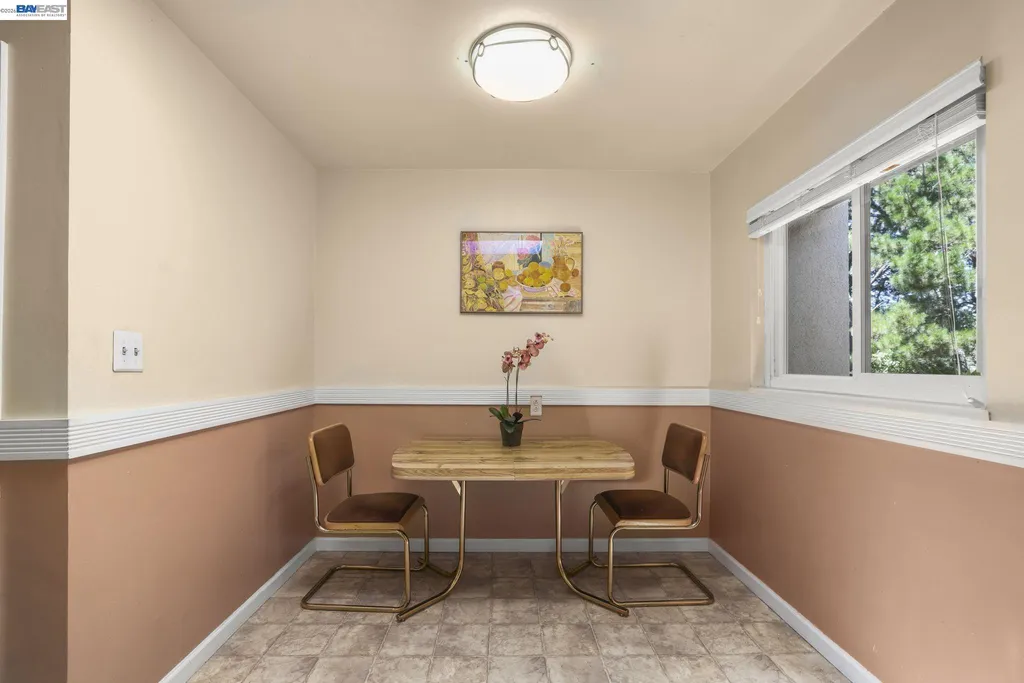 4815 Shetland Avenue Oakland CA 94605