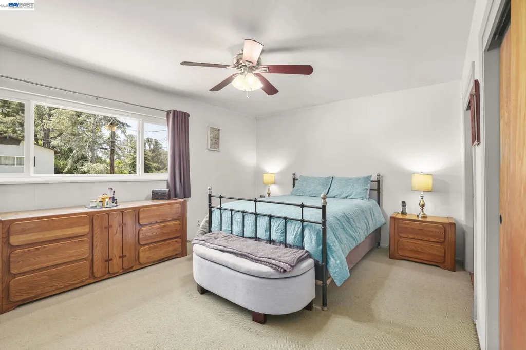 4815 Shetland Avenue Oakland CA 94605