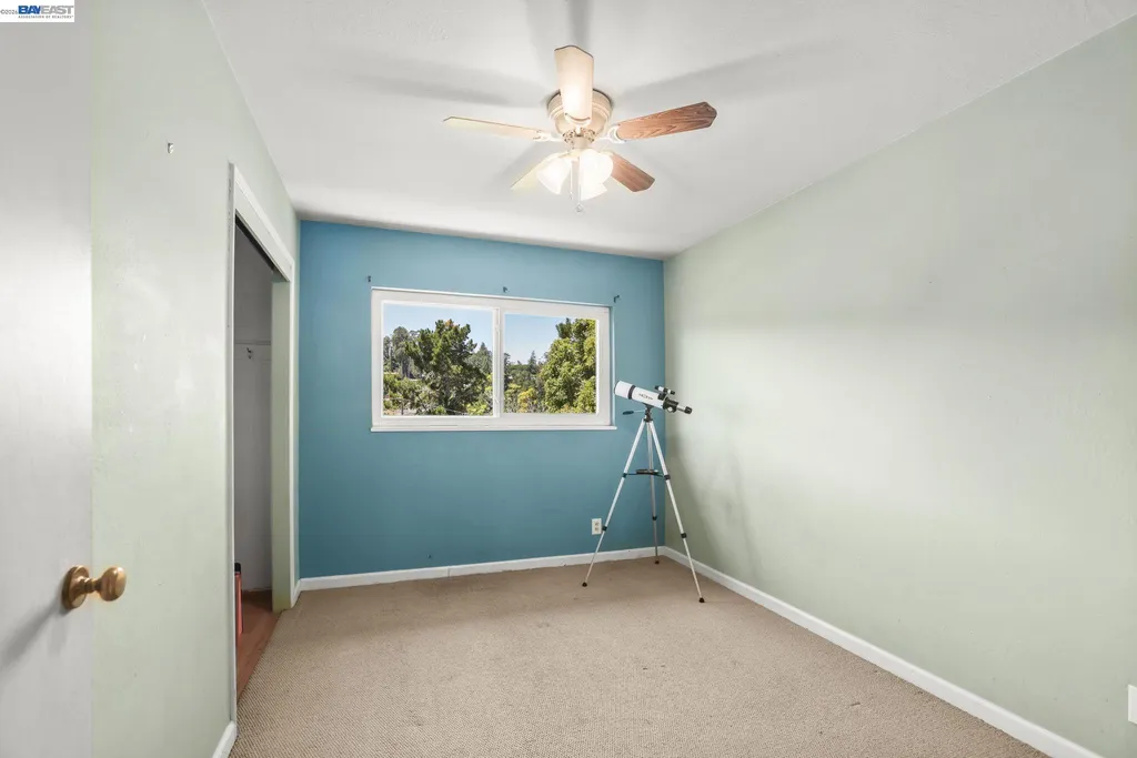 4815 Shetland Avenue Oakland CA 94605