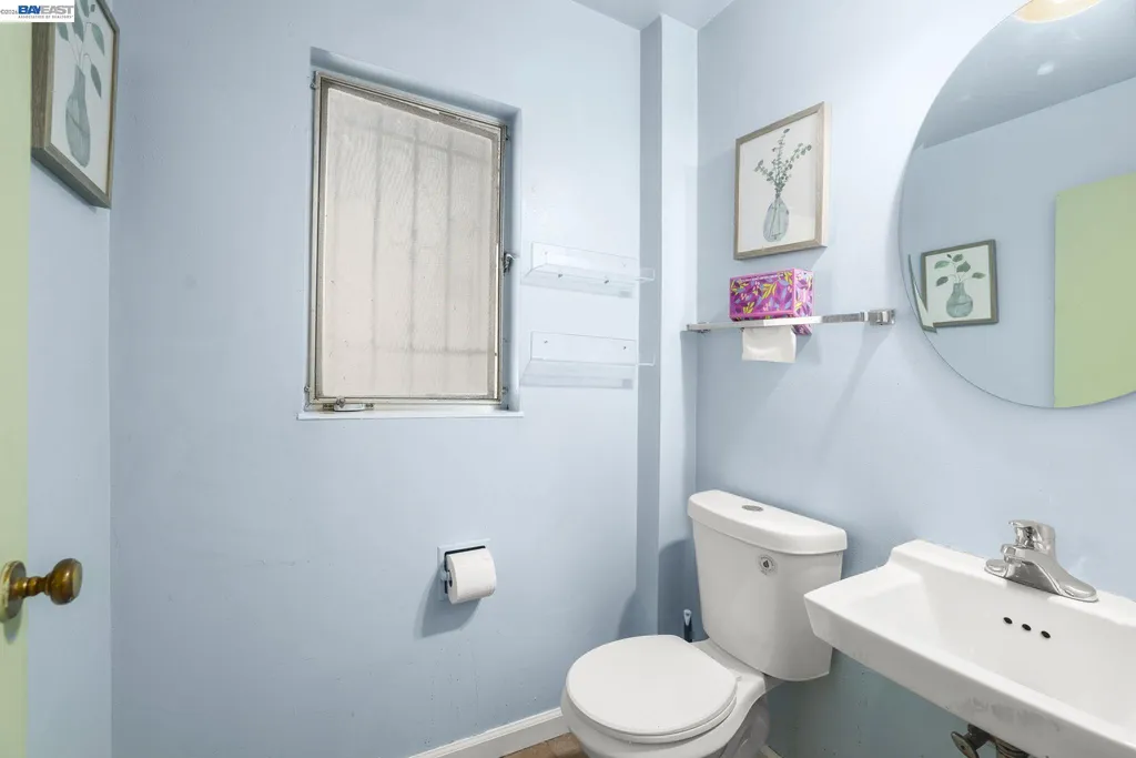 4815 Shetland Avenue Oakland CA 94605
