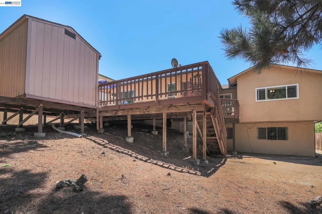 4815 Shetland Avenue Oakland CA 94605