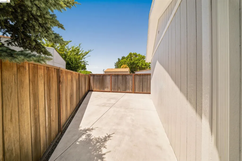 26493 Taft Street Hayward CA 94544