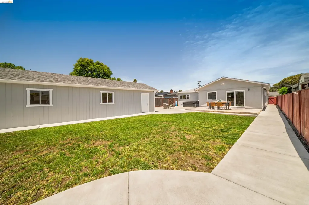 26493 Taft Street Hayward CA 94544