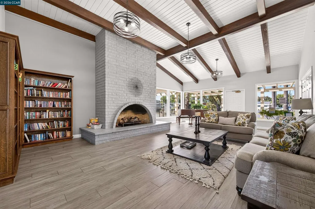 2119 Dalis Concord CA 94520