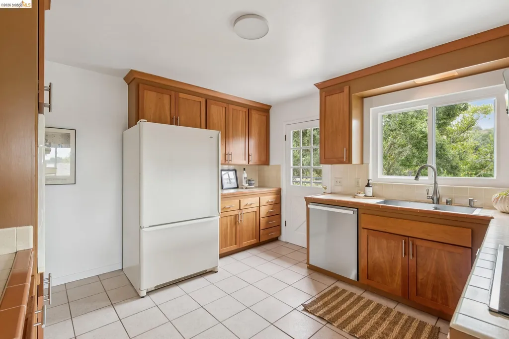 21 Orinda Vista Drive Oakland CA 94605