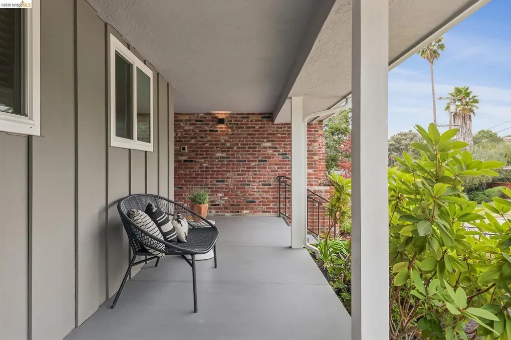 21 Orinda Vista Drive Oakland CA 94605