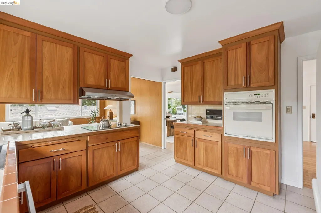 21 Orinda Vista Drive Oakland CA 94605