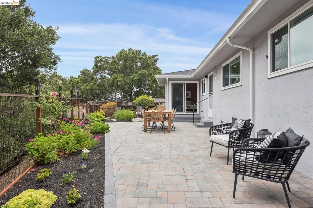 21 Orinda Vista Drive Oakland CA 94605