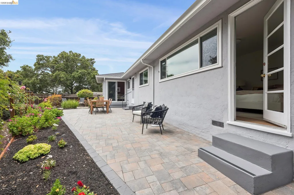 21 Orinda Vista Drive Oakland CA 94605