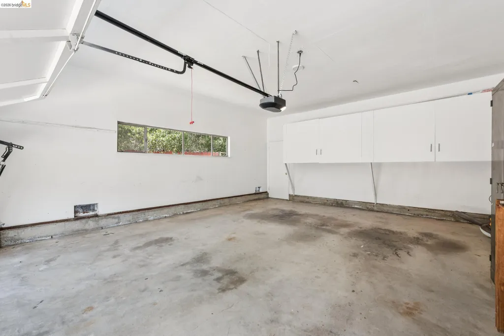 21 Orinda Vista Drive Oakland CA 94605