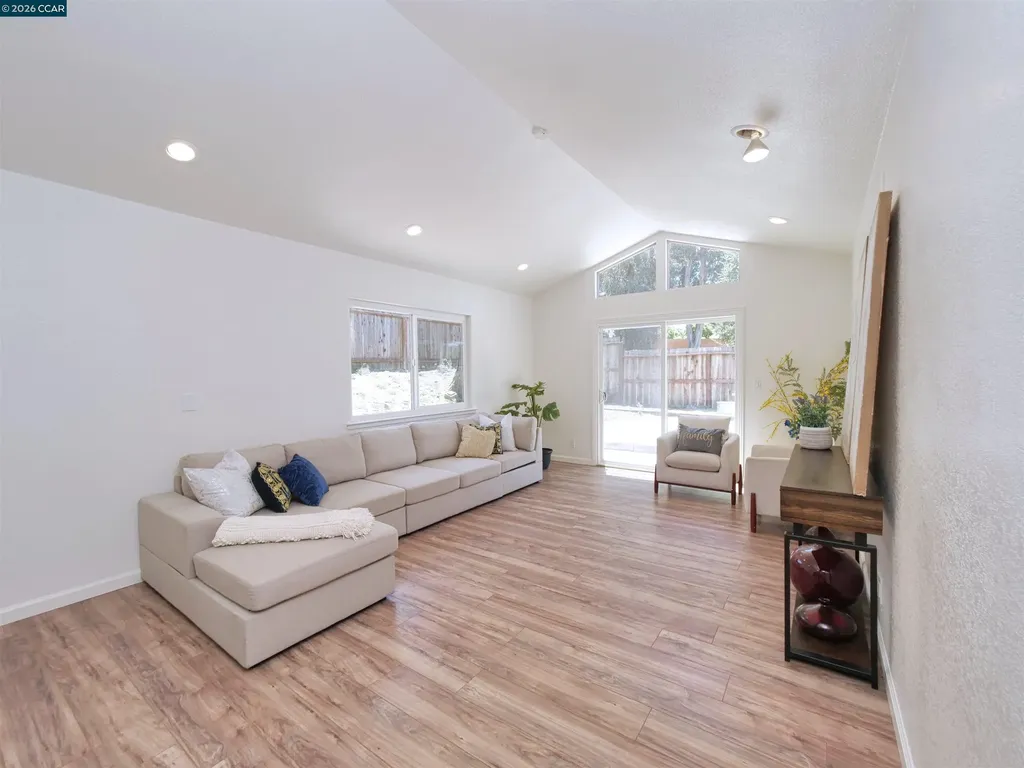 913 Seascape Circle Rodeo CA 94572