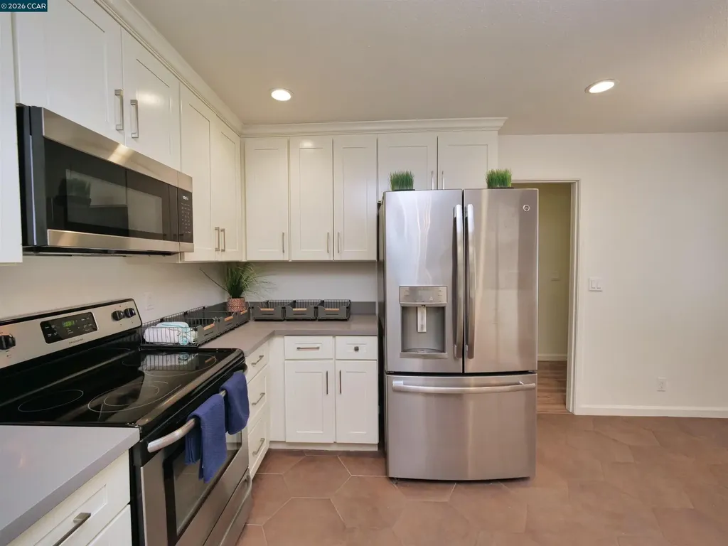 913 Seascape Circle Rodeo CA 94572