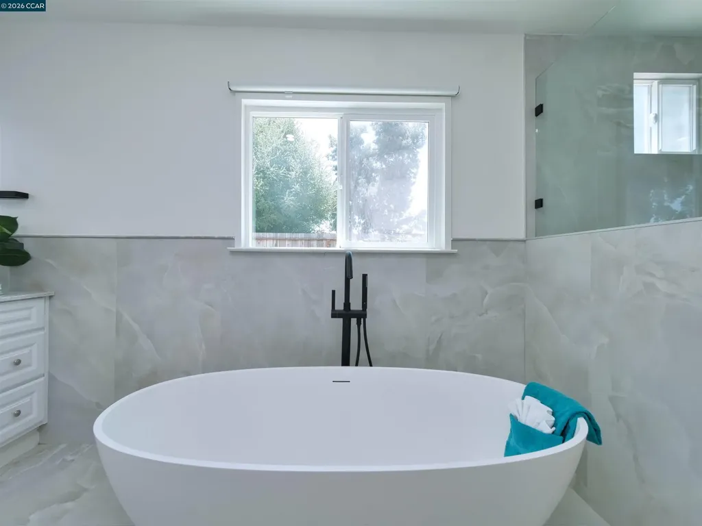 913 Seascape Circle Rodeo CA 94572