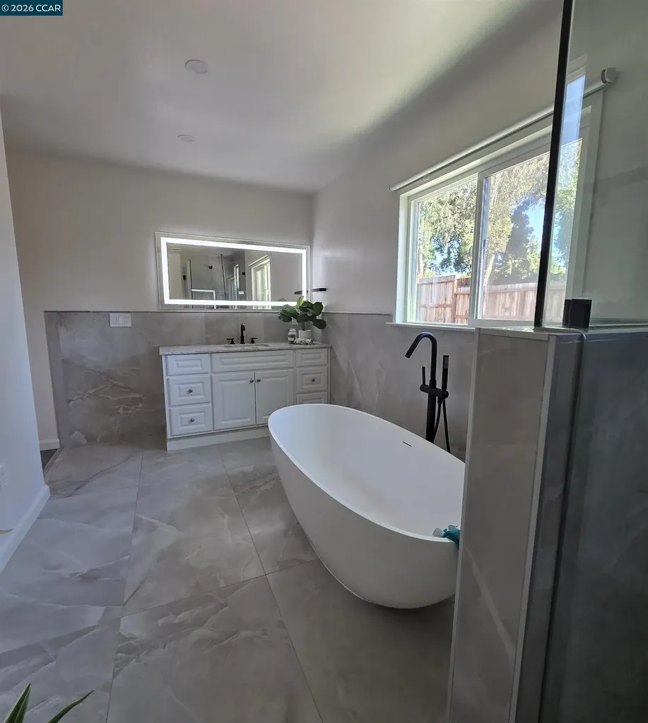 913 Seascape Circle Rodeo CA 94572