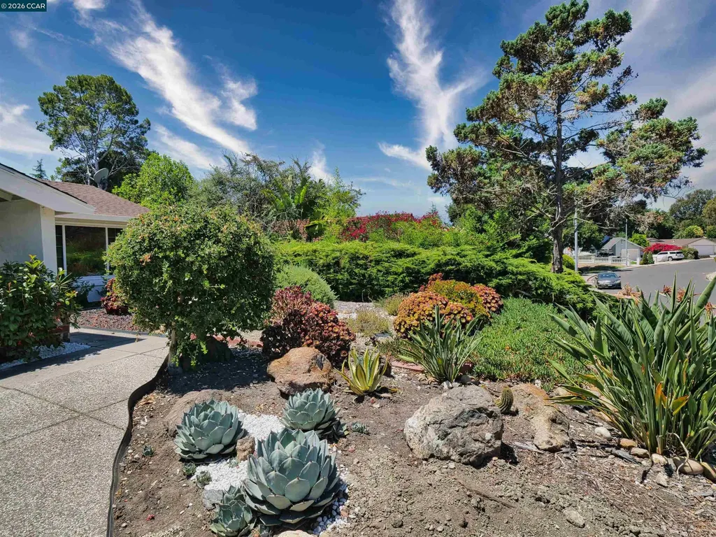 913 Seascape Circle Rodeo CA 94572