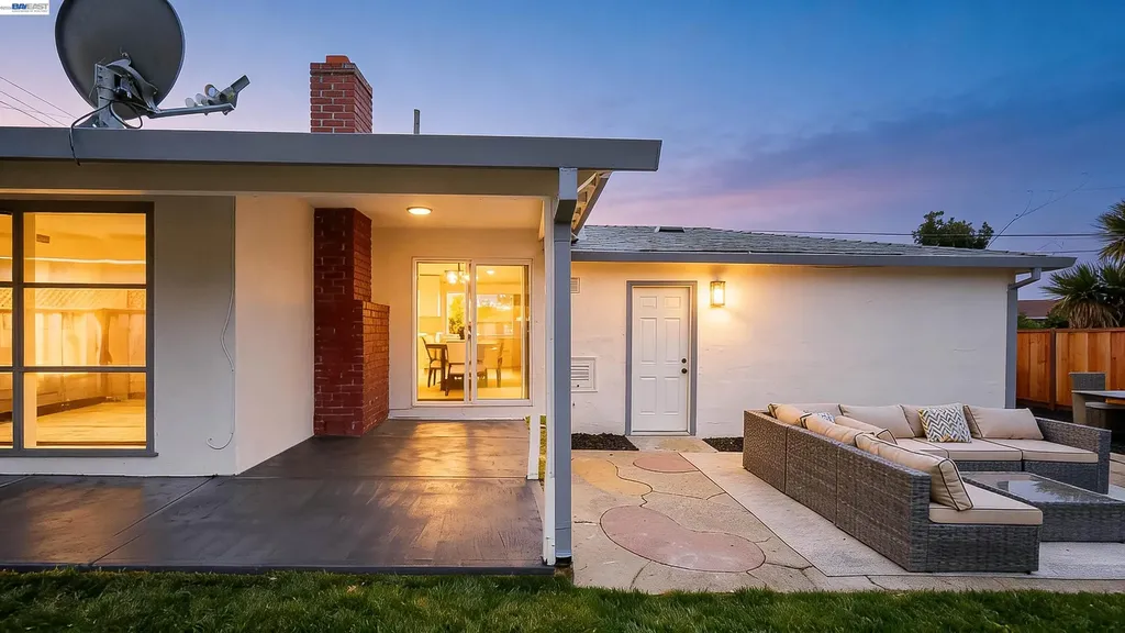 7 Newhall Street Hayward CA 94544