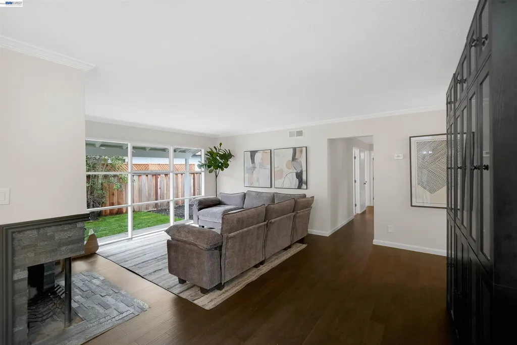 7 Newhall Street Hayward CA 94544