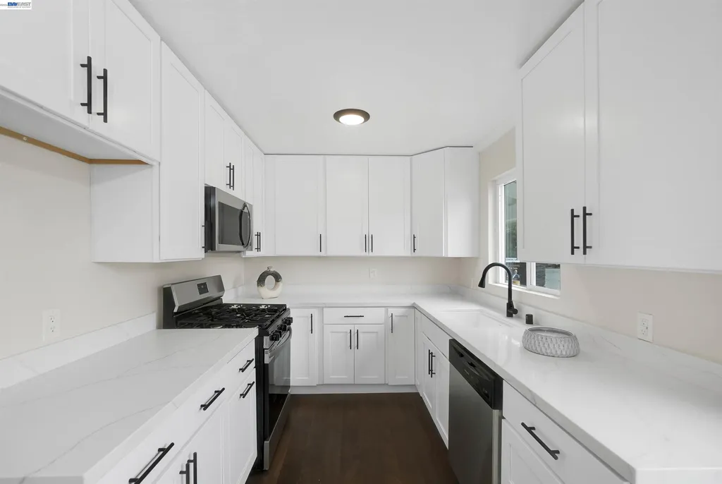 7 Newhall Street Hayward CA 94544