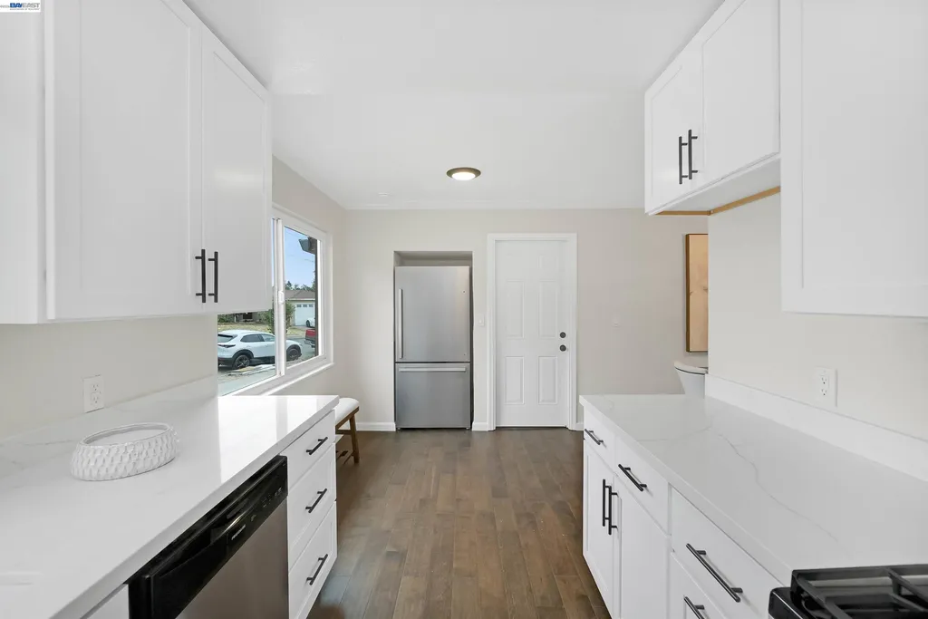 7 Newhall Street Hayward CA 94544