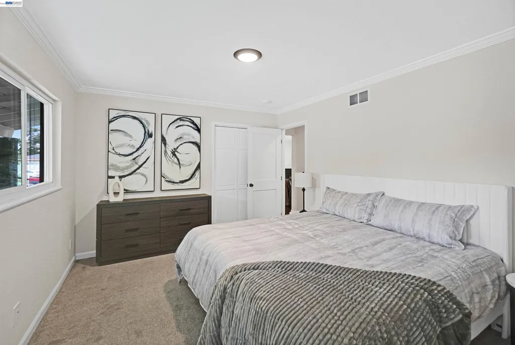 7 Newhall Street Hayward CA 94544
