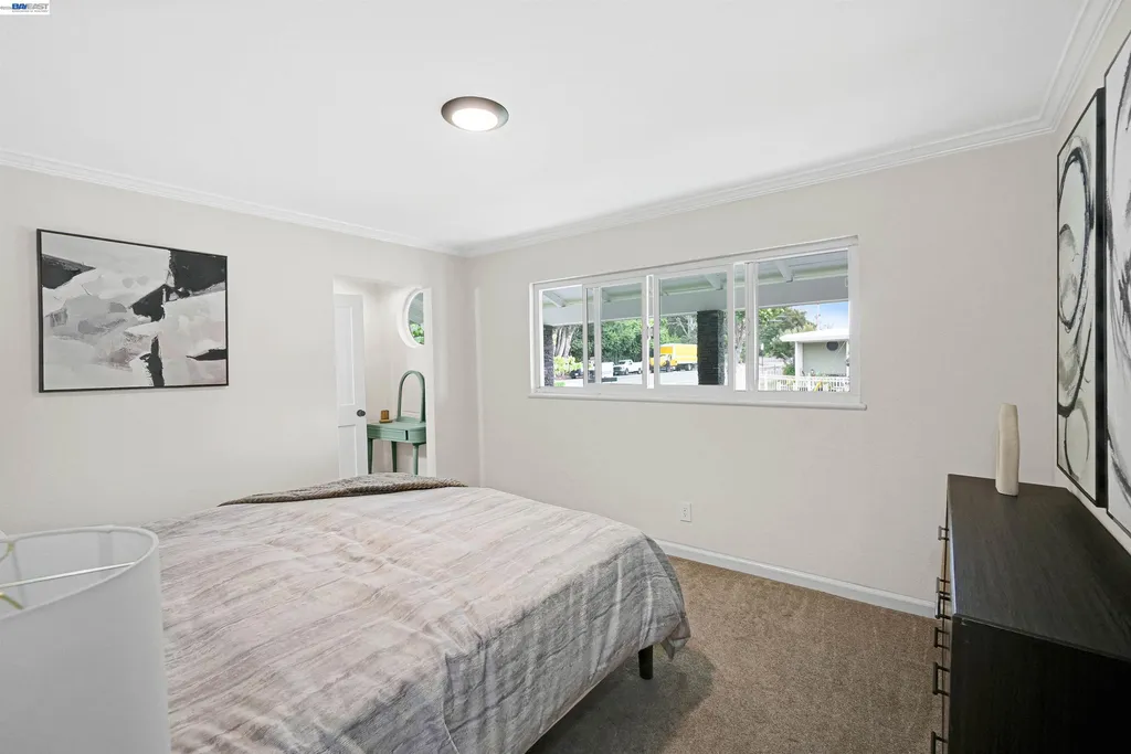 7 Newhall Street Hayward CA 94544