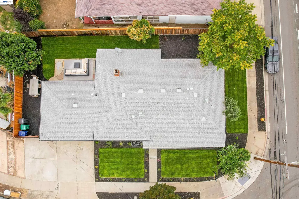 7 Newhall Street Hayward CA 94544