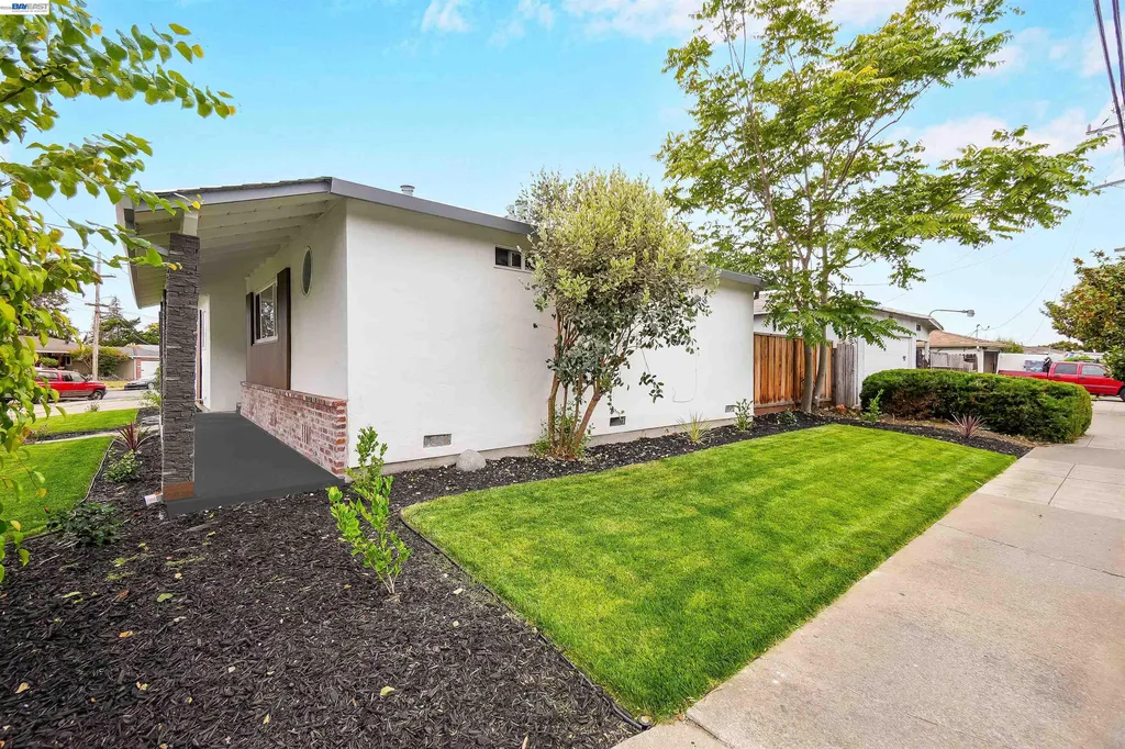7 Newhall Street Hayward CA 94544