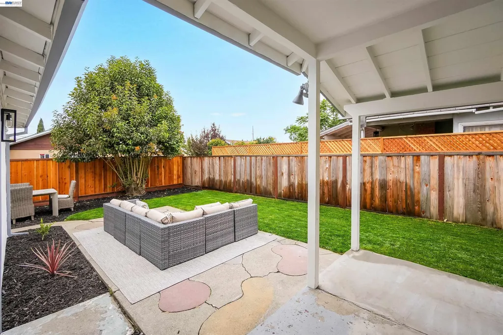 7 Newhall Street Hayward CA 94544