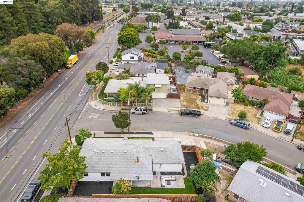 7 Newhall Street Hayward CA 94544
