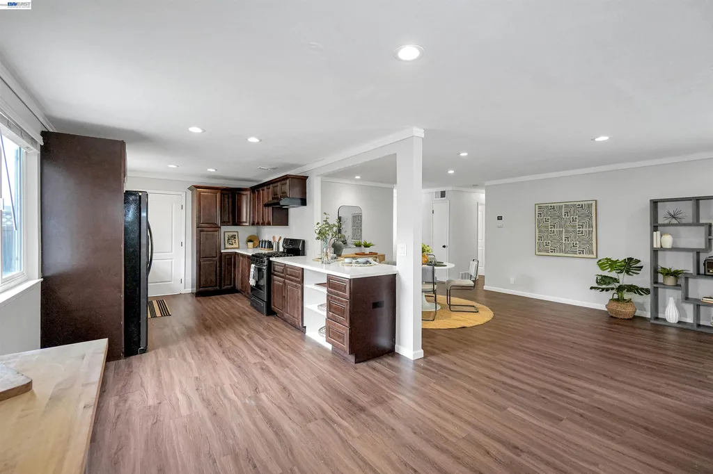 586 Bluefield Lane Hayward CA 94541