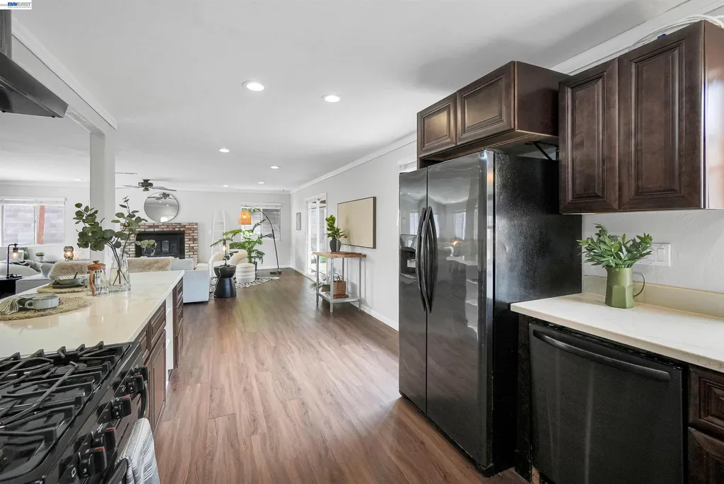 586 Bluefield Lane Hayward CA 94541