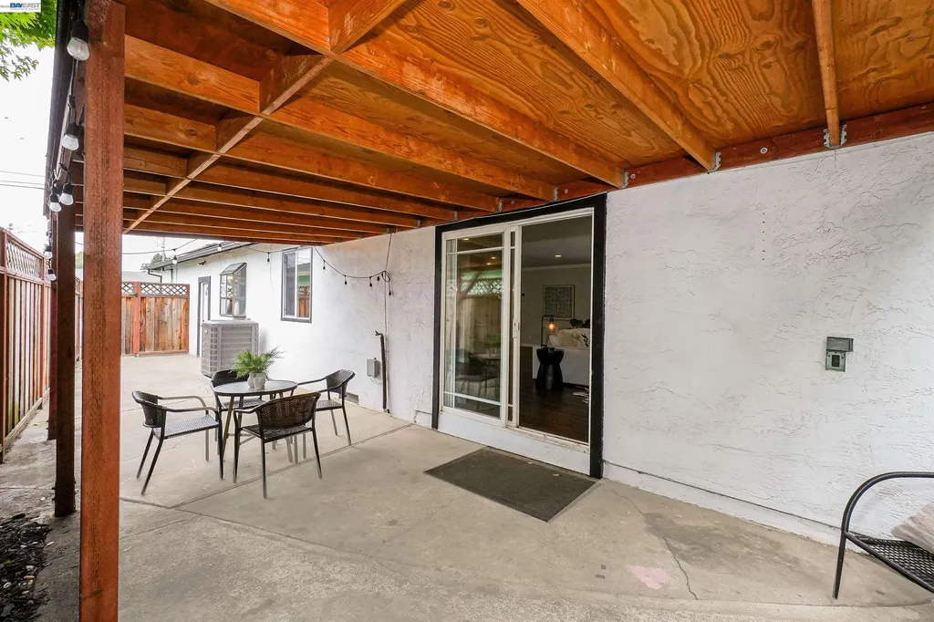 586 Bluefield Lane Hayward CA 94541