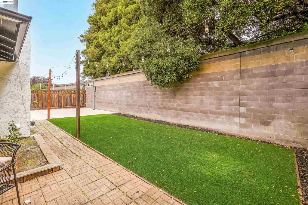 586 Bluefield Lane Hayward CA 94541