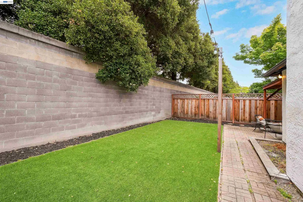 586 Bluefield Lane Hayward CA 94541
