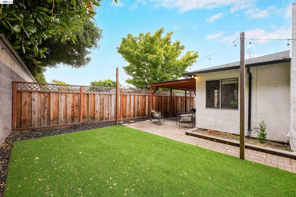 586 Bluefield Lane Hayward CA 94541