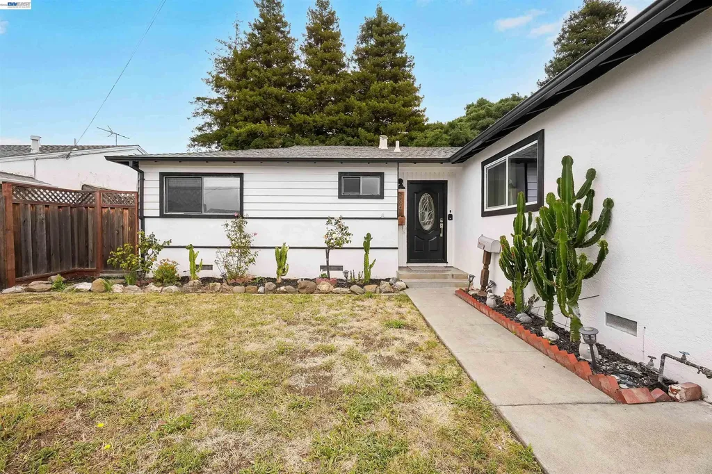 586 Bluefield Lane Hayward CA 94541